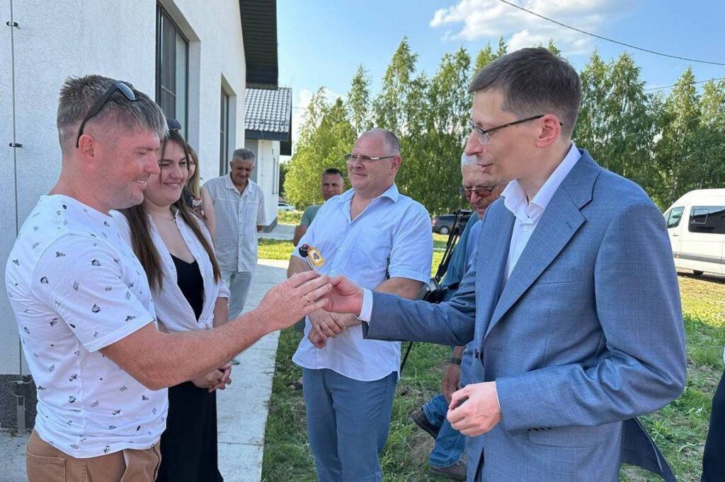 Семьи шести сельских работников получили новые дома в Нижегородской области
