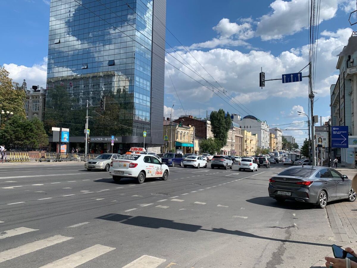 Власти Ростова ищут нового подрядчика для ремонта проспекта Ворошиловского - фото 1