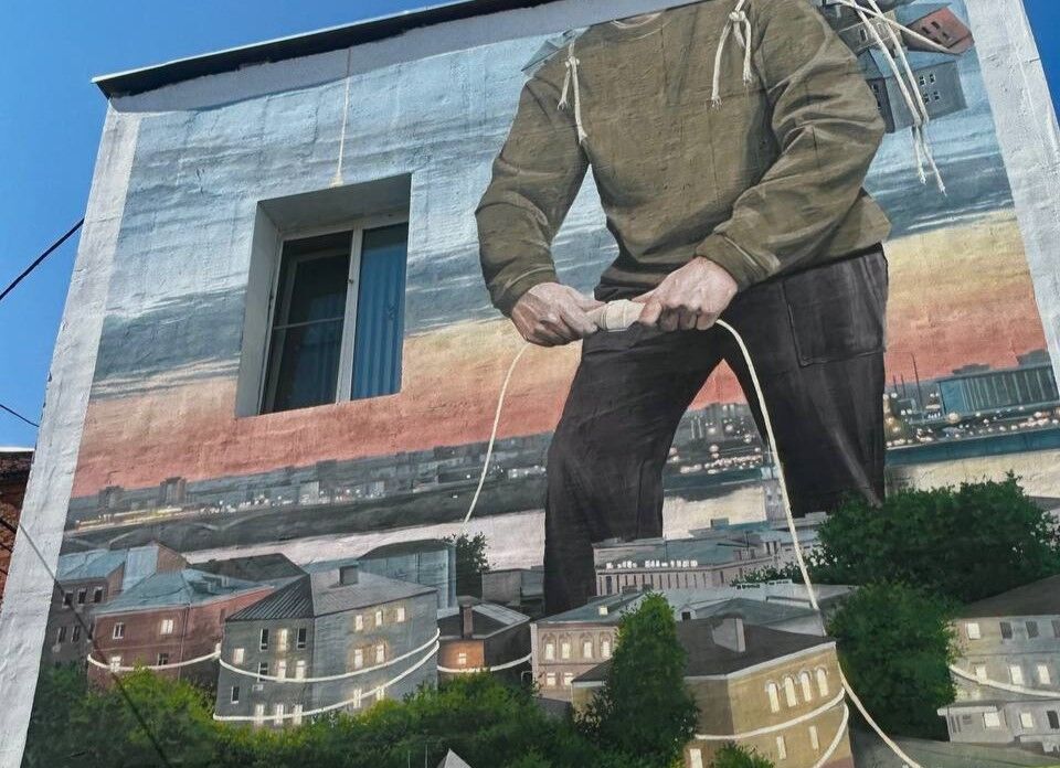 Новый стрит-арт украсил дом в Городецком переулке Нижнего Новгорода вместо петуха