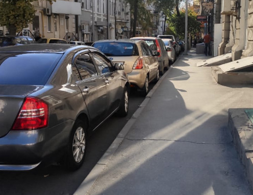 Остановку и парковку с 16 октября запретят на нескольких улицах в центре Ростова