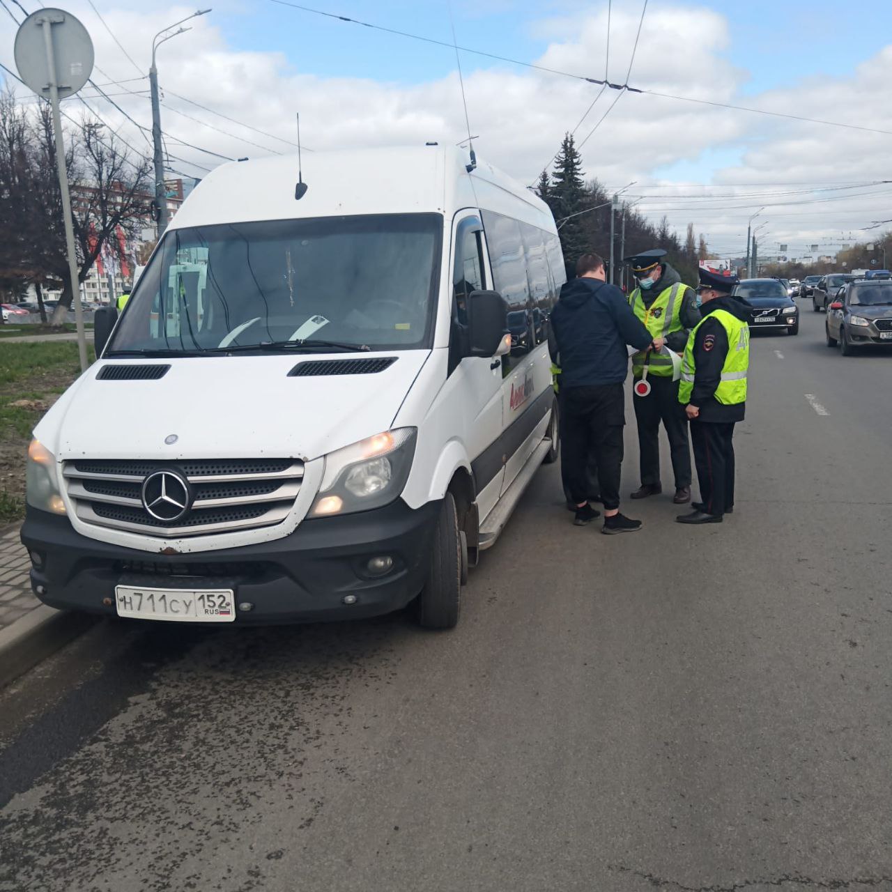 Два автобуса нелегальных перевозчиков арестовали в Нижнем Новгороде  - фото 1