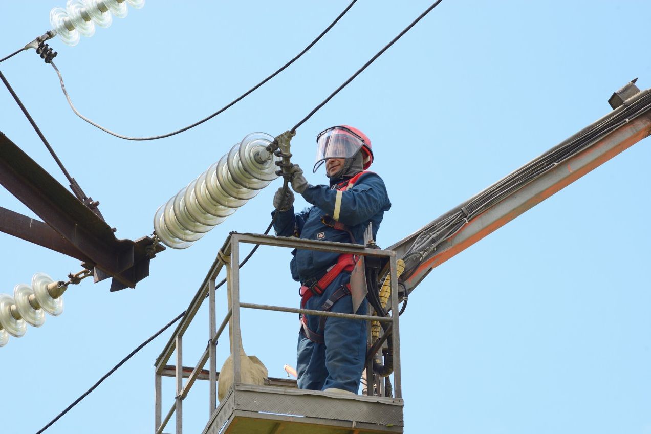 На Дону за шесть месяцев к электричеству подключили почти 4,4 тыс. объектов - фото 1