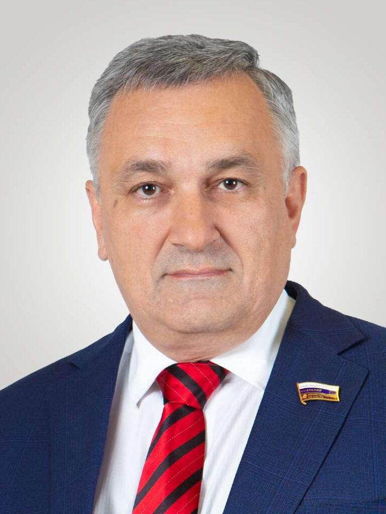 Василий Суханов вновь займет пост председателя градостроительного комитета ЗСНО - фото 1