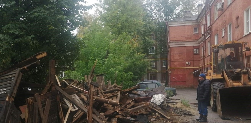 Старые сараи снесли на улицах Коминтерна и Вождей революции в Сормовском районе - фото 1